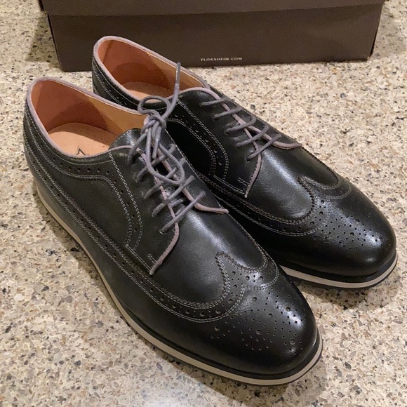 Size 10.5 3E Florsheim Flux Wingtip Oxford main image 5